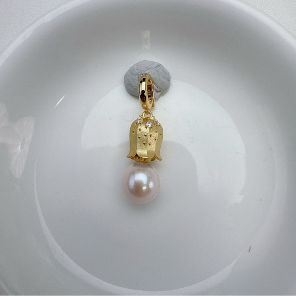 P124 S925 Freshwater Baroque Pearl Lily of the Valley Detachable Pendants - Picture 6 of 6